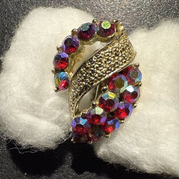 Unbranded Red Rhinestone Earrings Silver Textured Metal Vintage Clip On - Picture 4 of 14